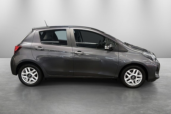 Toyota Yaris 6 of 21