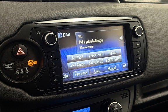 Toyota Yaris 14 of 21