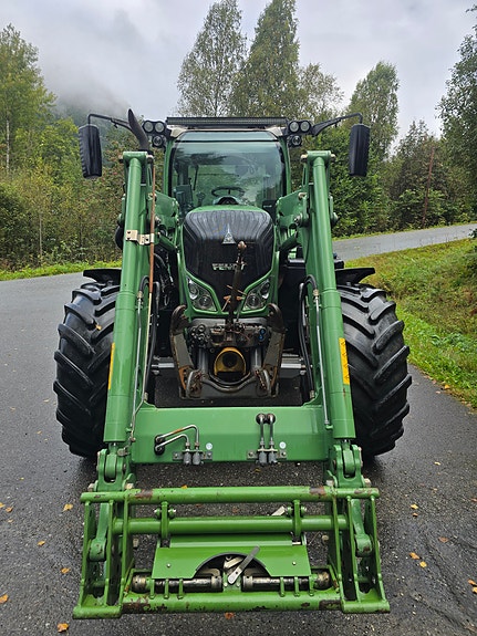 Fendt 718 Vario 2 of 24