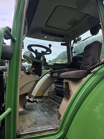 Fendt 718 Vario 18 of 24