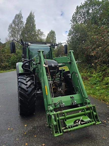 Fendt 718 Vario 3 of 24
