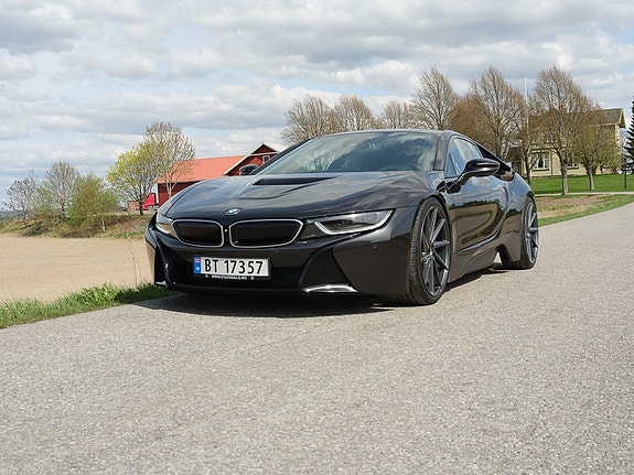 BMW i8 16 of 18