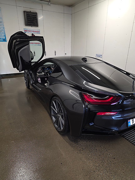 BMW i8 4 of 18