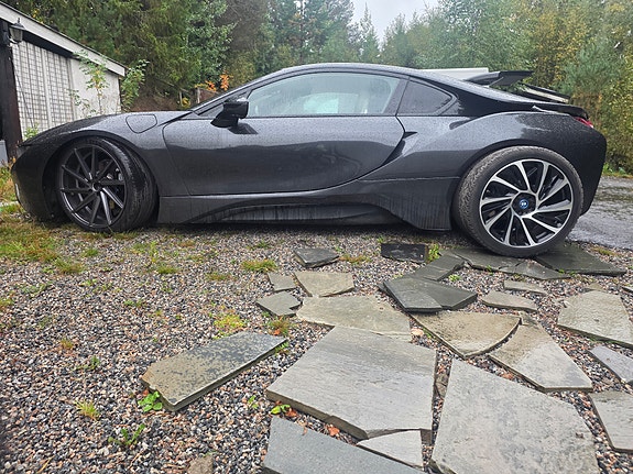 BMW i8 13 of 18