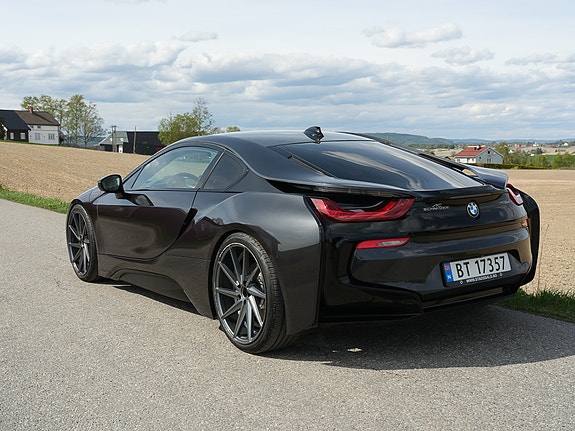BMW i8 15 of 18