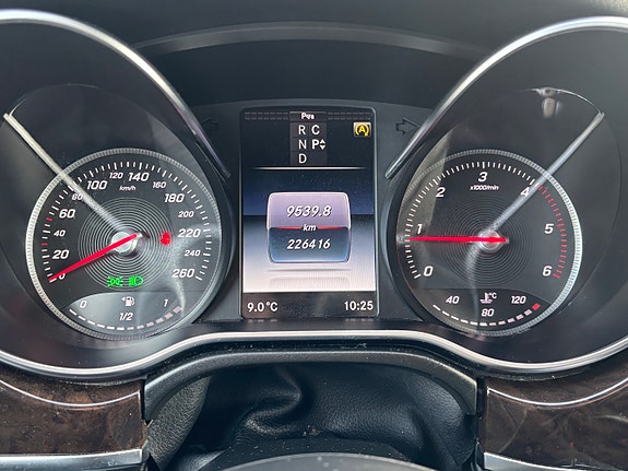 Mercedes-Benz V250 d 23 of 30