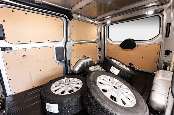 Ford Transit Custom 19 of 23