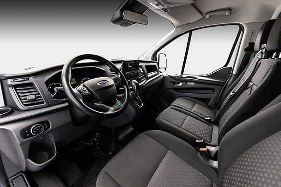 Ford Transit Custom 18 of 23