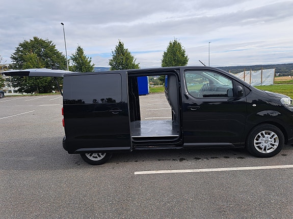 Peugeot e-Expert 17 of 30