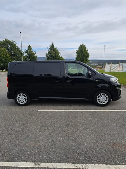 Peugeot e-Expert 8 of 30