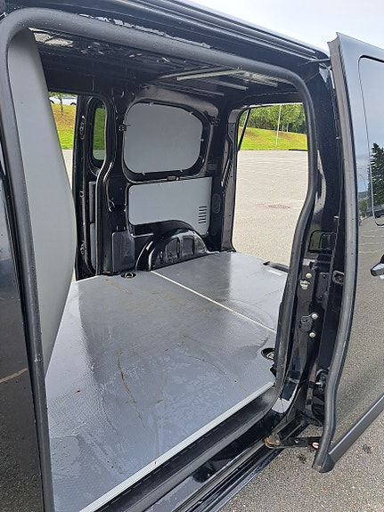 Peugeot e-Expert 21 of 30