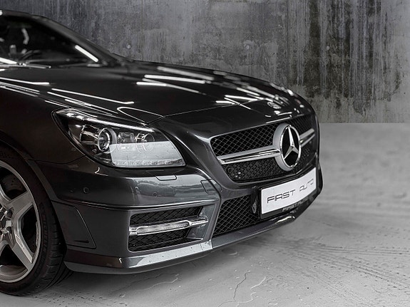 Mercedes-Benz SLK200 2 of 18