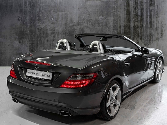 Mercedes-Benz SLK200 11 of 18