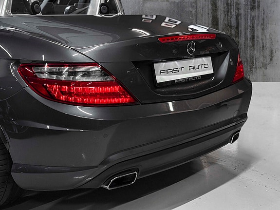Mercedes-Benz SLK200 7 of 18