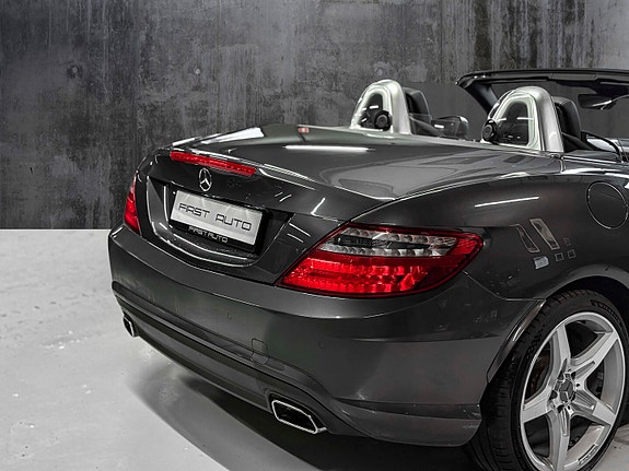 Mercedes-Benz SLK200 10 of 18