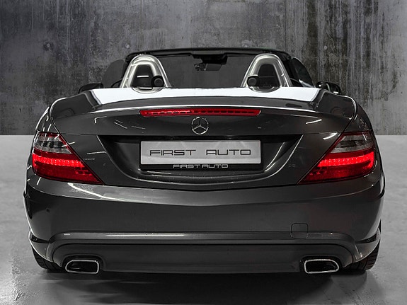 Mercedes-Benz SLK200 8 of 18