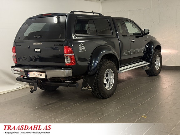 Toyota HiLux 8 of 30