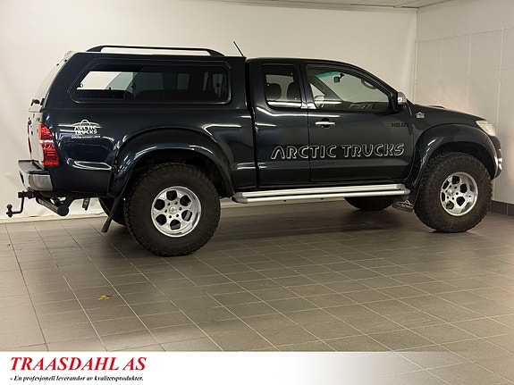 Toyota HiLux 7 of 30