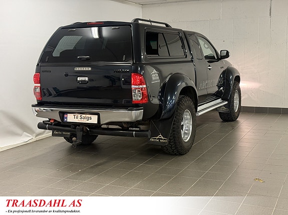 Toyota HiLux 9 of 30