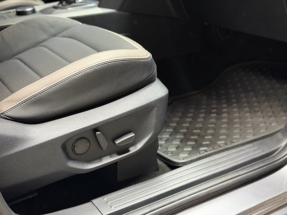 Volkswagen Amarok 12 of 27