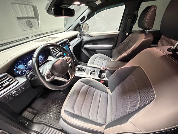 Volkswagen Amarok 13 of 27