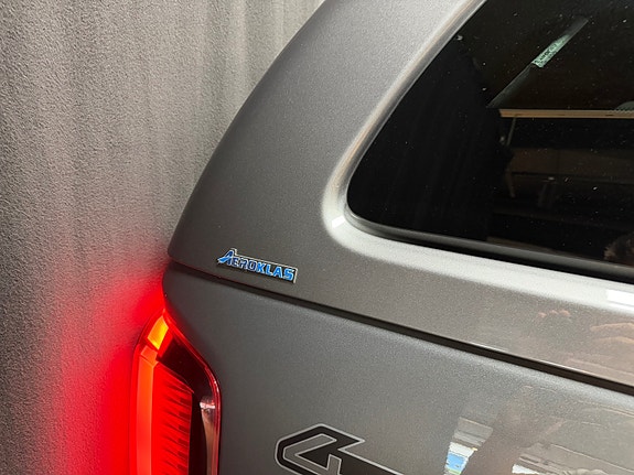 Volkswagen Amarok 9 of 27