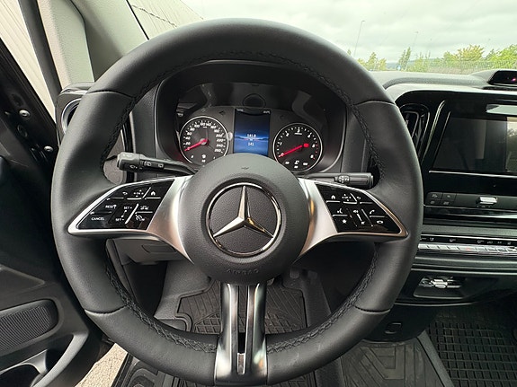 Mercedes-Benz Vito 8 of 19