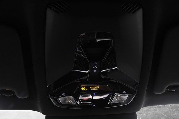 BMW iX1 19 of 30