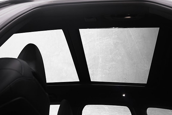 BMW iX1 29 of 30