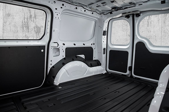 Ford Transit Connect 13 of 21