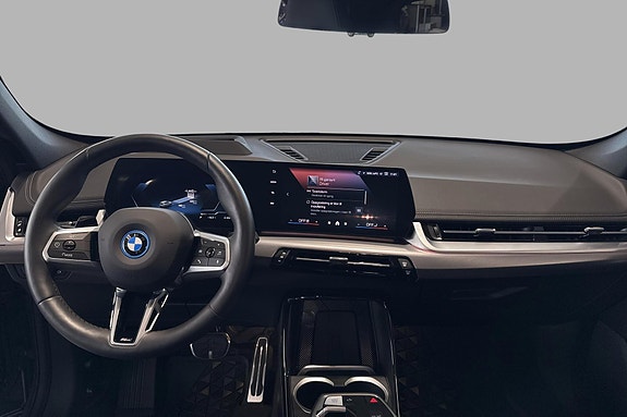 BMW iX1 12 of 15
