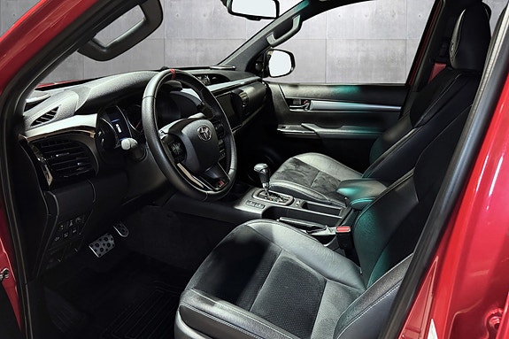 Toyota HiLux 10 of 22