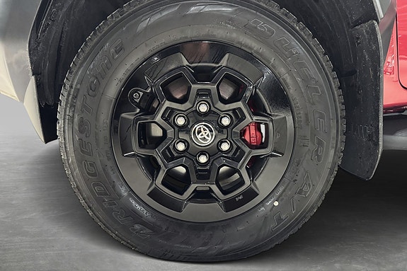 Toyota HiLux 21 of 22