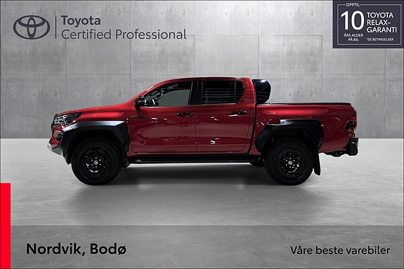 Toyota HiLux 2 of 22