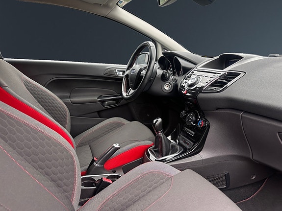 Ford Fiesta 12 of 25