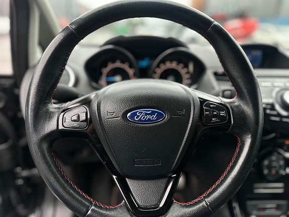 Ford Fiesta 21 of 25