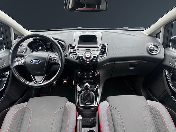 Ford Fiesta 11 of 25
