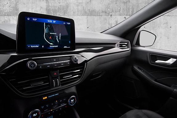 Ford Kuga 17 of 30