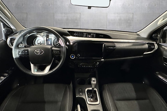 Toyota HiLux 10 of 19