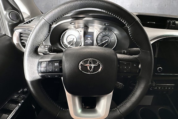 Toyota HiLux 12 of 19