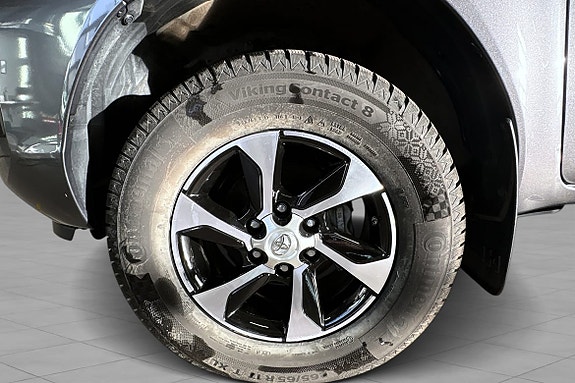 Toyota HiLux 19 of 19