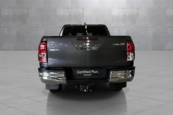 Toyota HiLux 4 of 19