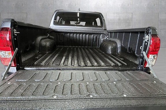 Toyota HiLux 18 of 19