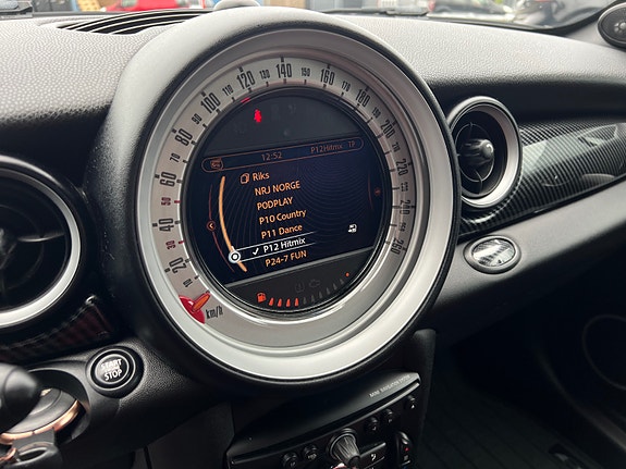 MINI Cooper 27 of 29