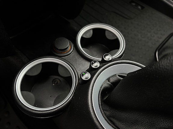 MINI Cooper 18 of 29