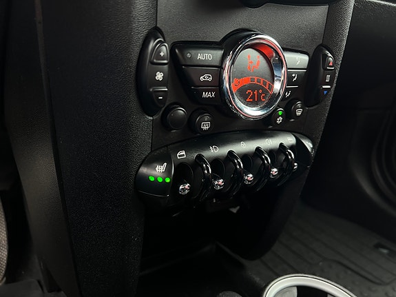 MINI Cooper 19 of 29
