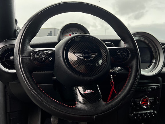 MINI Cooper 20 of 29
