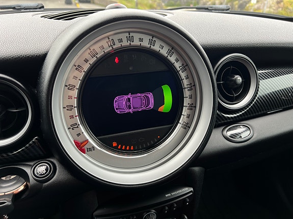 MINI Cooper 28 of 29