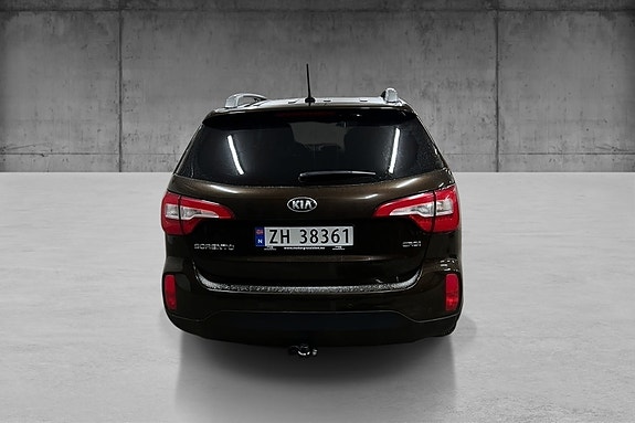 Kia Sorento 3 of 7
