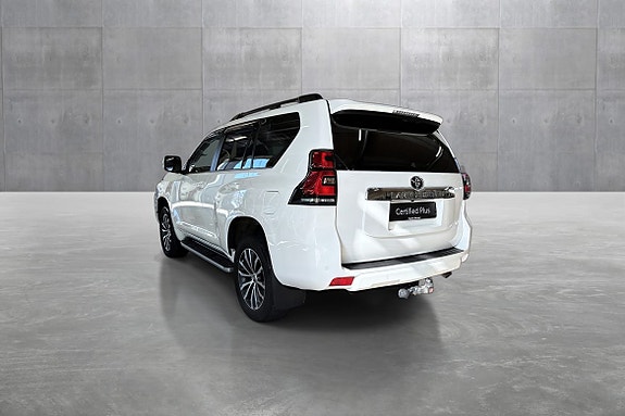 Toyota Land Cruiser 3 of 19